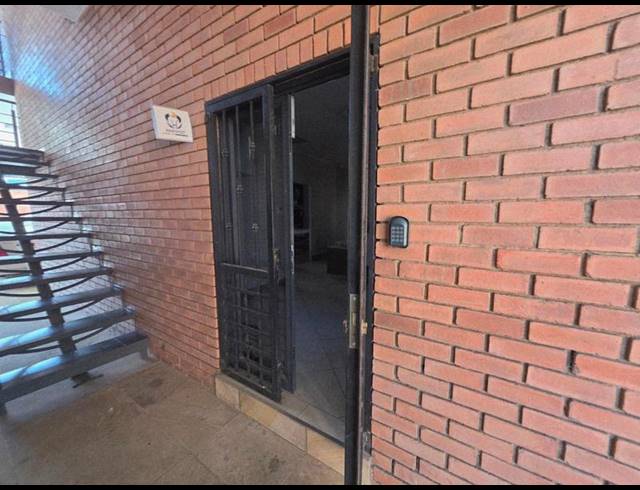 BUSINESS FOR SALE IN DIE HOEWES